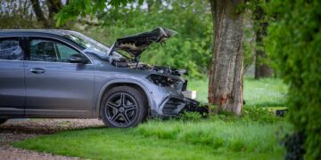 Car slams head-on into tree on private drive near Chippenham