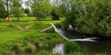 Extra police patrols after youths seen swimming in ‘dangerous’ weir