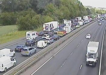 M4 near Swindon closed after ‘serious crash’, Wiltshire Police say