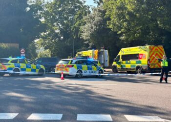 Police cordon off busy route in Swindon due to serious crash