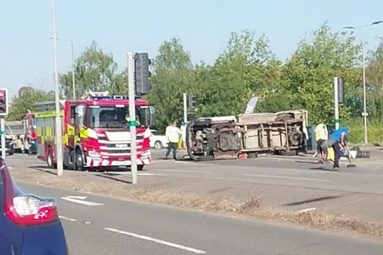 Delays as van overturns in dramatic crash on Swindon M4 junction