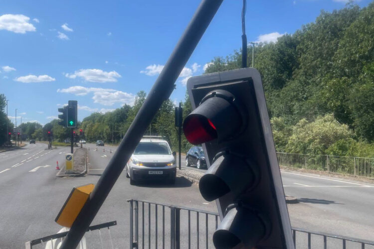 Dramatic crash leaves Thamesdown Drive traffic lights damaged