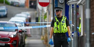 Man sustains serious injury in Swindon town centre street fight