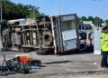 Delays as van overturns in dramatic crash on Swindon M4 junction