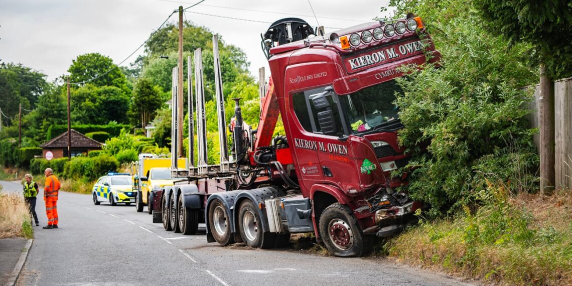 Man seriously injured in car and lorry crash on A338 in Wiltshire