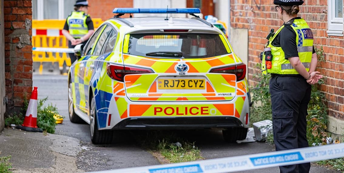 Road cordoned off as man’s body found in central Swindon alleyway