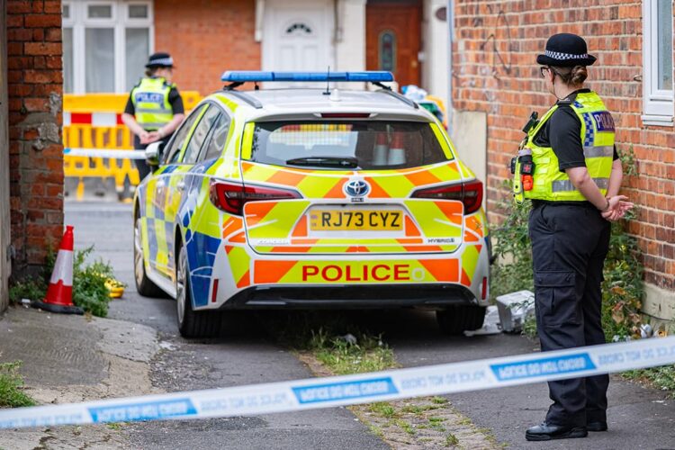 Road cordoned off as man’s body found in central Swindon alleyway