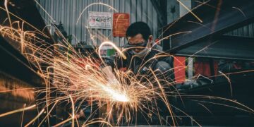 How to Choose the Right MMA Welder for DIY and Industrial Applications