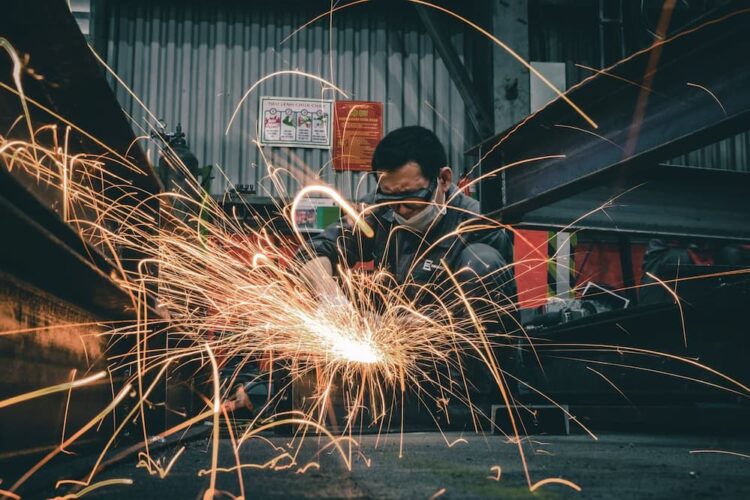 How to Choose the Right MMA Welder for DIY and Industrial Applications