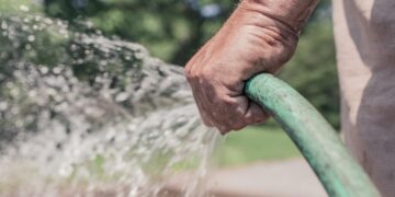 Hosepipe ban ‘loopholes’ revealed in new Thames Water guidance