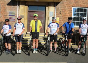 Wiltshire Police riders begin 185-mile tribute to fallen officers