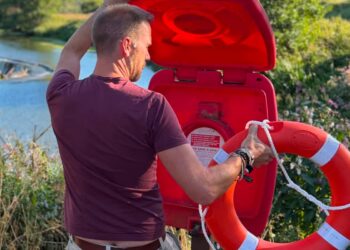 Life-saving buoy stolen from popular swimming spot near Wiltshire