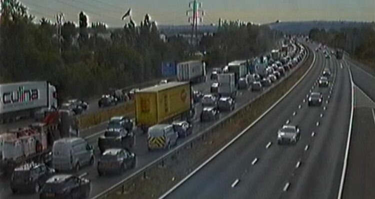 Multi-vehicle crash on M4 at Swindon causes morning traffic delays