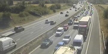 Major delays on M4 as emergency services attend Wiltshire crash
