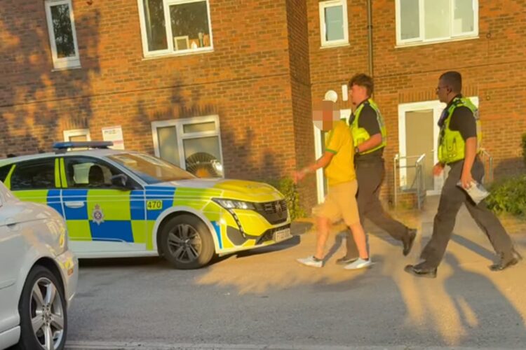 Man arrested after paedophile hunter sting at Swindon nature spot