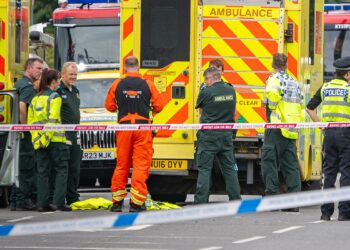 Man dies after high-performance car smashes into tree in Wiltshire
