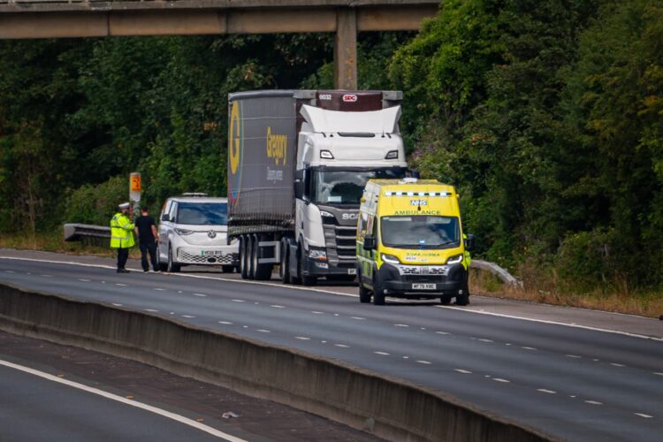 Pedestrian killed in horror crash involving lorry on M4 near Swindon