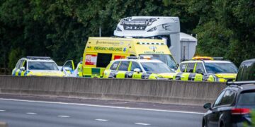 Pedestrian killed in horror crash involving lorry on M4 near Swindon