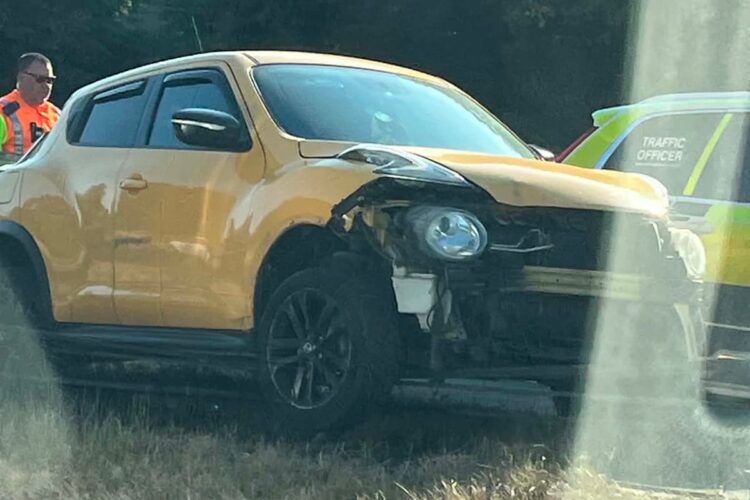 Major delays as car mounts central reservation on A419 in Swindon
