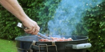 Police ‘inundated’ with calls about BBQs being used after fire alert