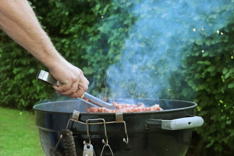 Police ‘inundated’ with calls about BBQs being used after fire alert