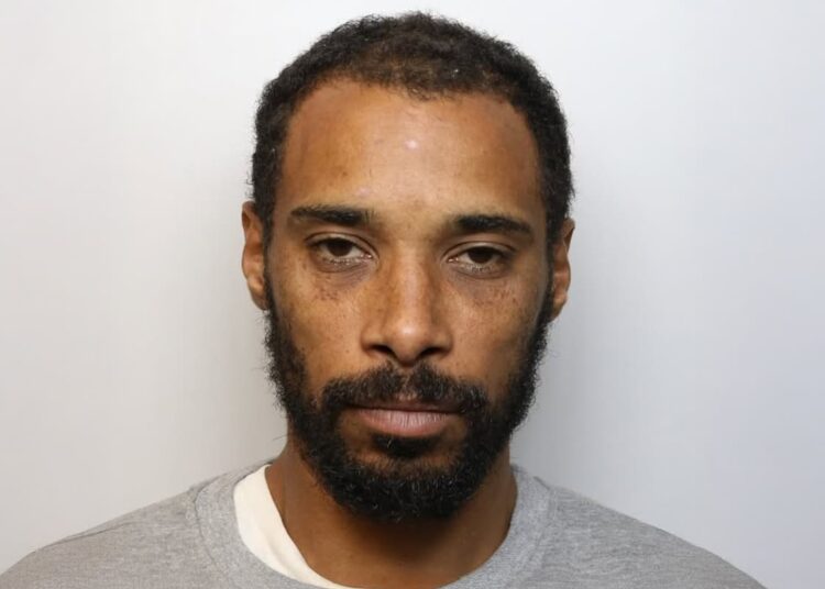 Swindon police launch manhunt for suspect after serious assault
