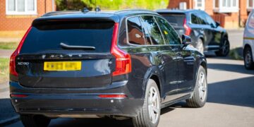 Armed police swoop as man ‘makes threats with deadly crossbow’