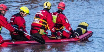 Major operation along Devizes canal in search for missing woman