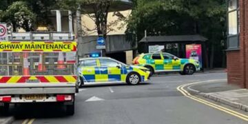 Police close central Swindon road in response to serious incident