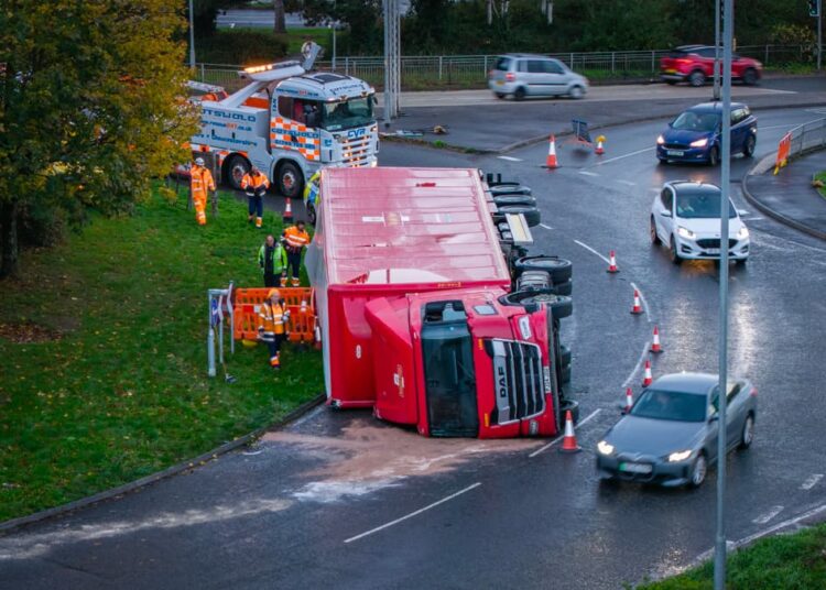 Royal Mail lorry overturns on busy A350 roundabout in Chippenham
