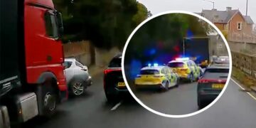 Lorry sideswipes car on A350 ‘merge lane’ as police direct traffic