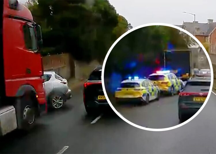 Lorry sideswipes car on A350 ‘merge lane’ as police direct traffic
