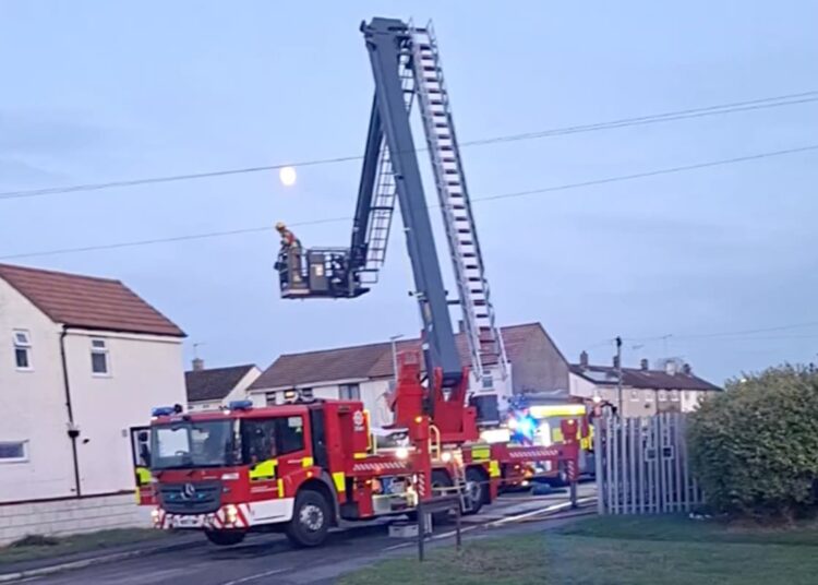 Fire at block of flats in Swindon sparks major emergency response