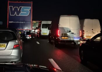 Crash involving lorry shuts M4 in Wiltshire as drivers stuck for hours